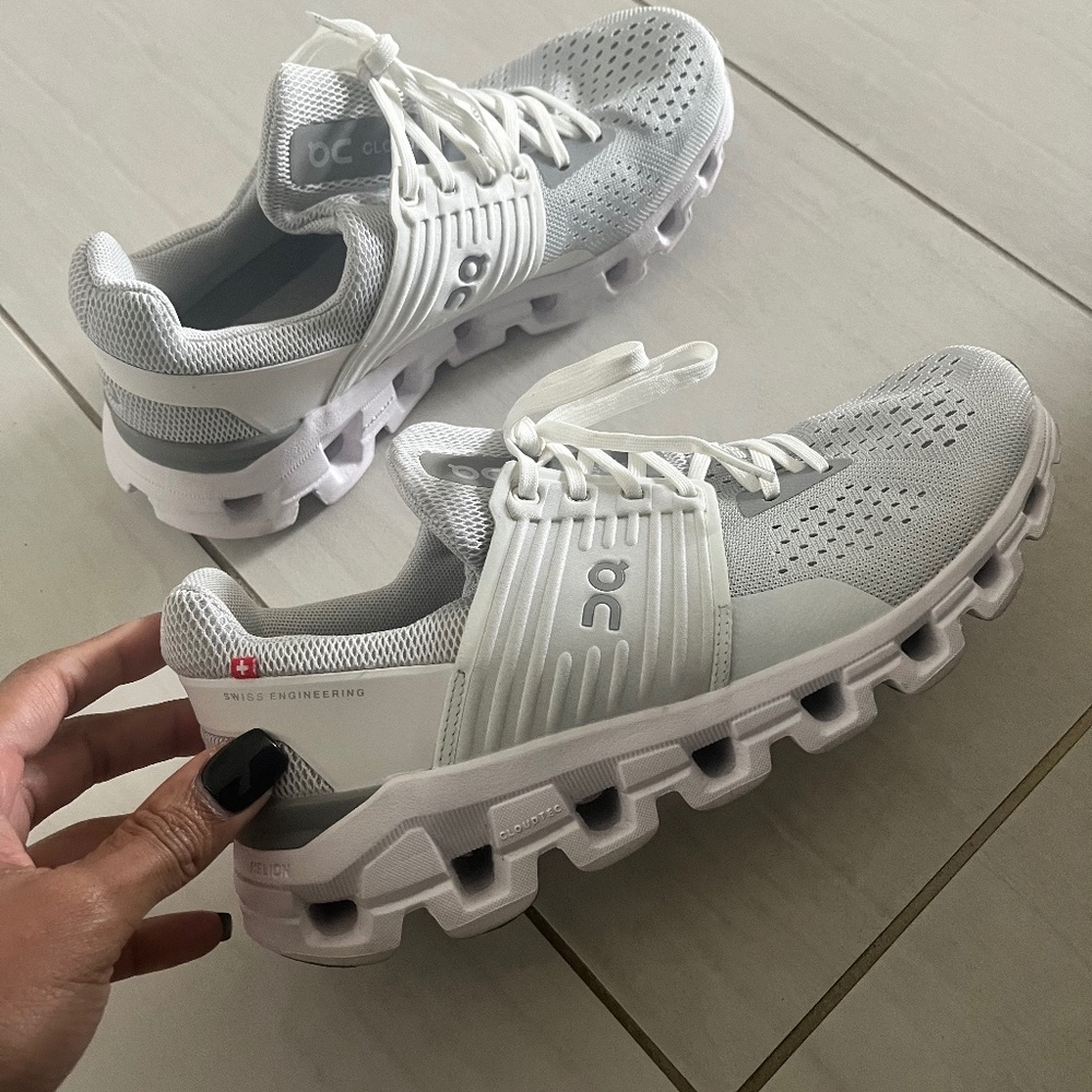 On cloud running sneakers